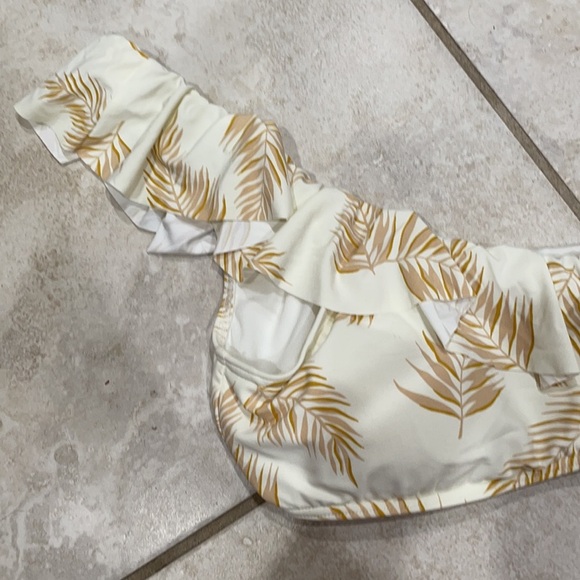 NWT Billabong Sincerely Jules Ruffle Bikini Top L - Picture 7 of 8